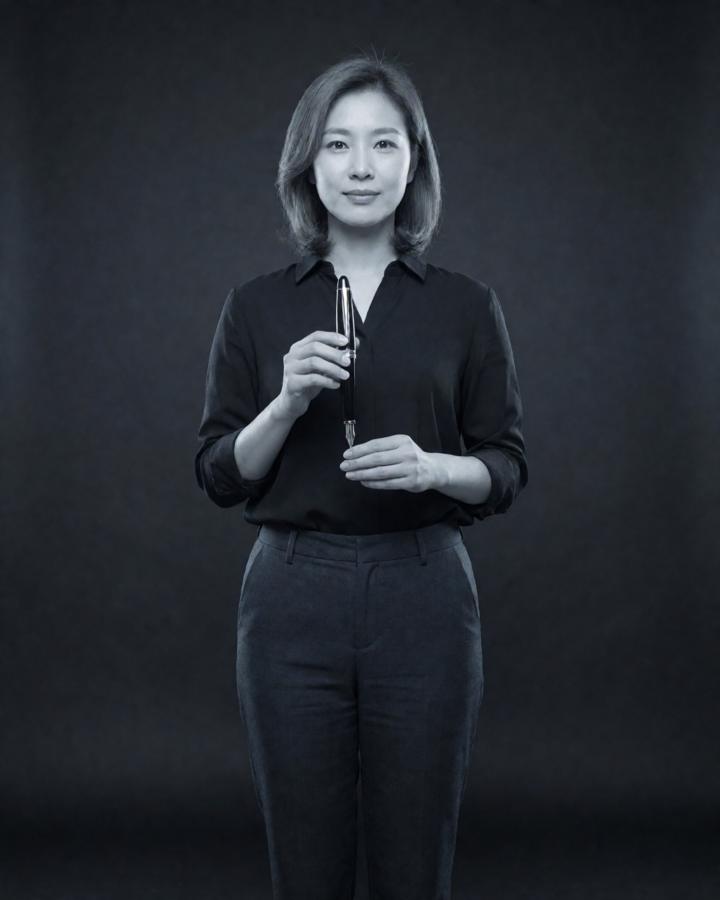 마야, 글 에이전트